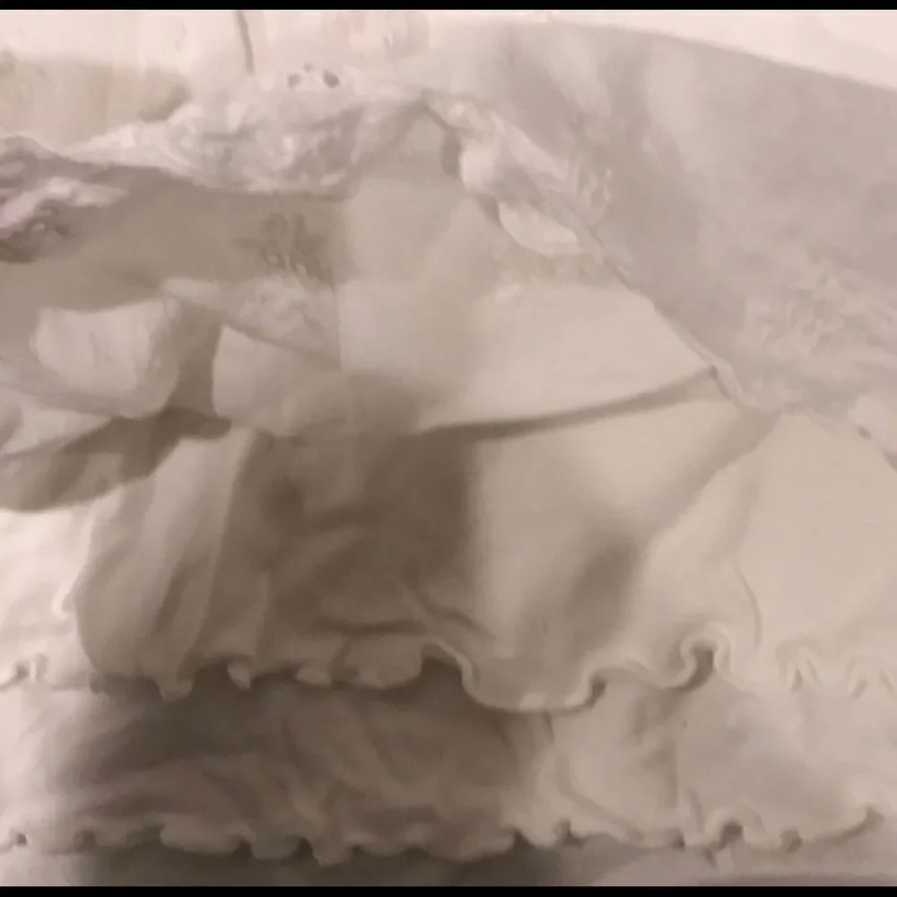 A pea in the pod white skirt